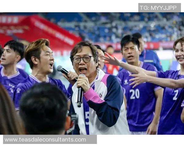 足球明星齐聚一堂高清图片展现球场魅力与激情瞬间